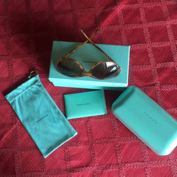 Tiffany & Co sunglasses - Picture 5 of 9
